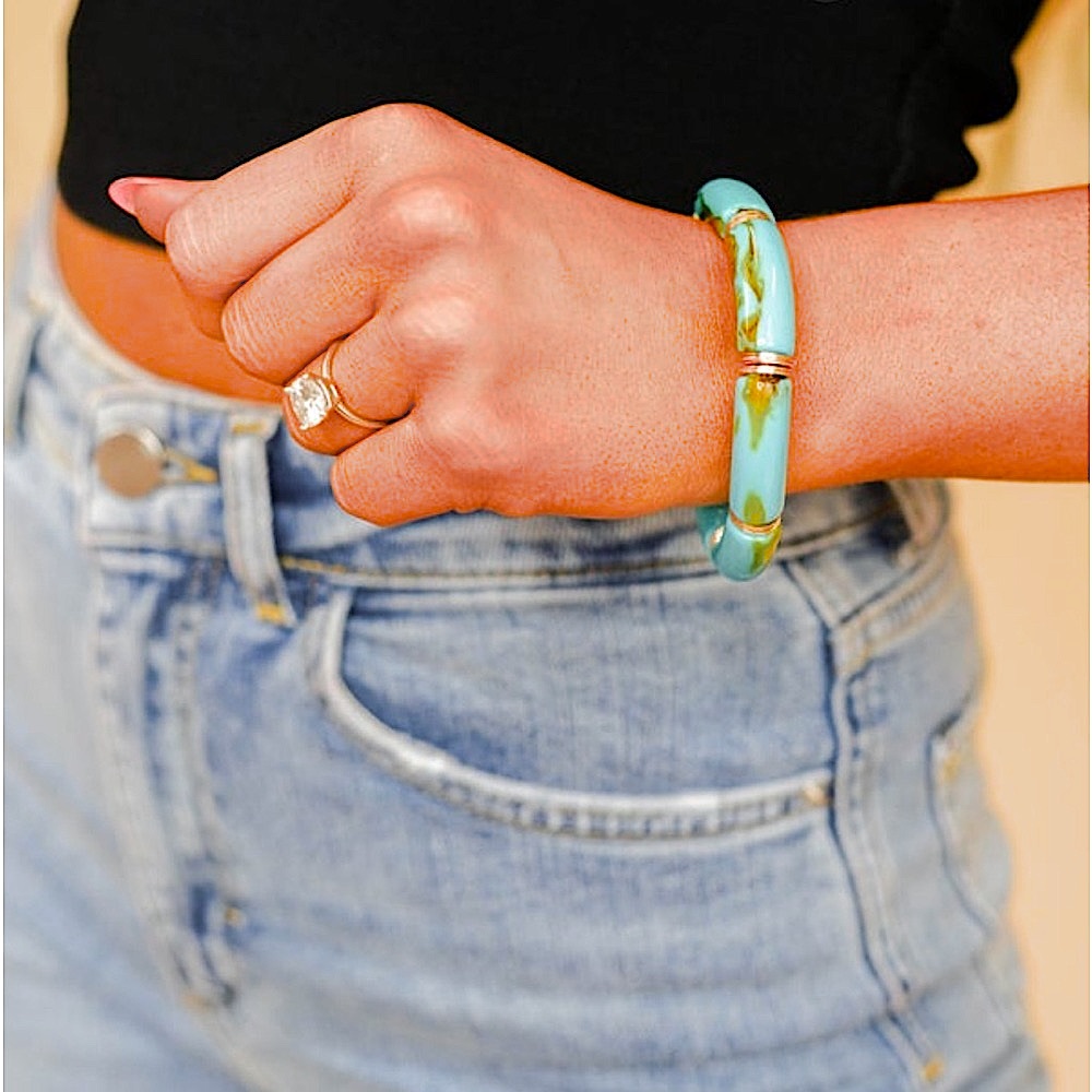 🆕💙 TURQUOISE Two Toned Gold Wire Stretch Bracelet
